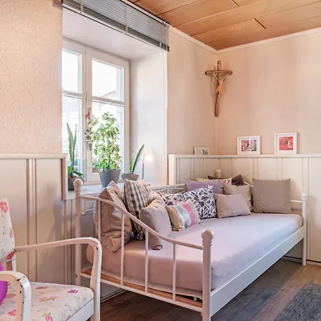 Alte Post, Rosenrot *