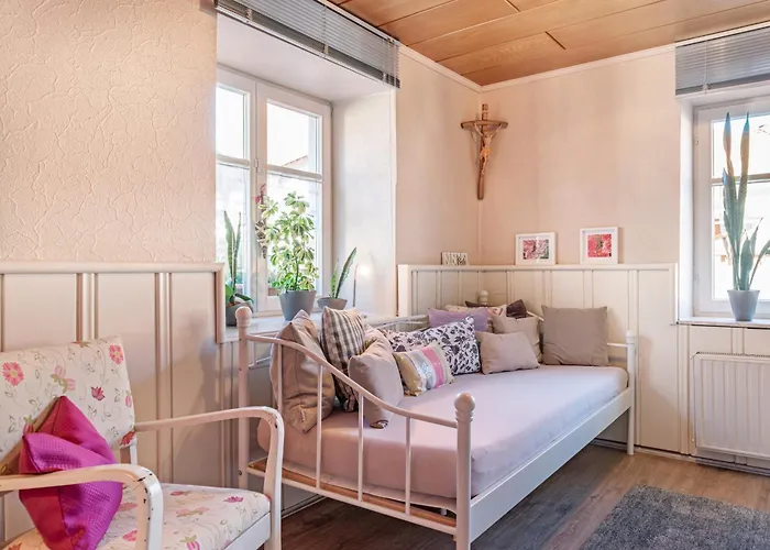 Alte Post, Rosenrot *