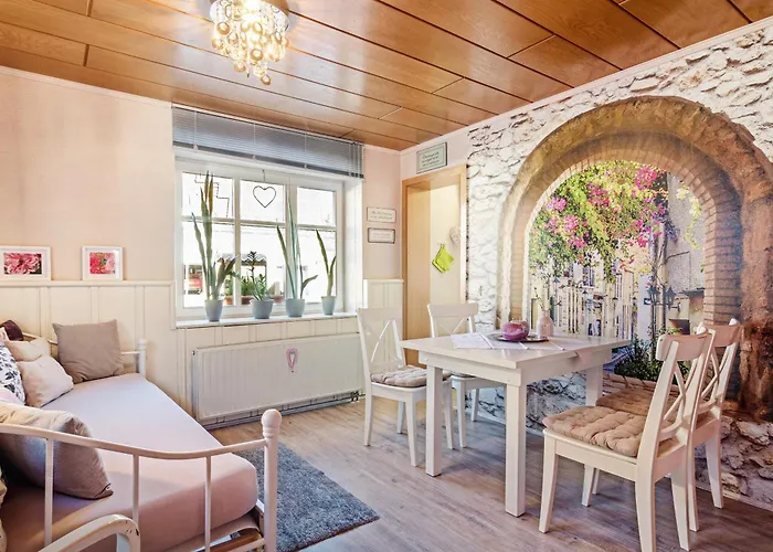 Alte Post, Rosenrot * Messstetten